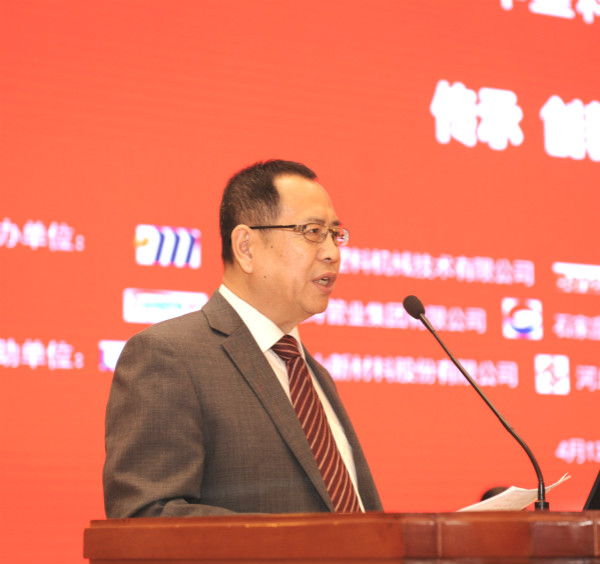 领导小.jpg 领导小.jpg