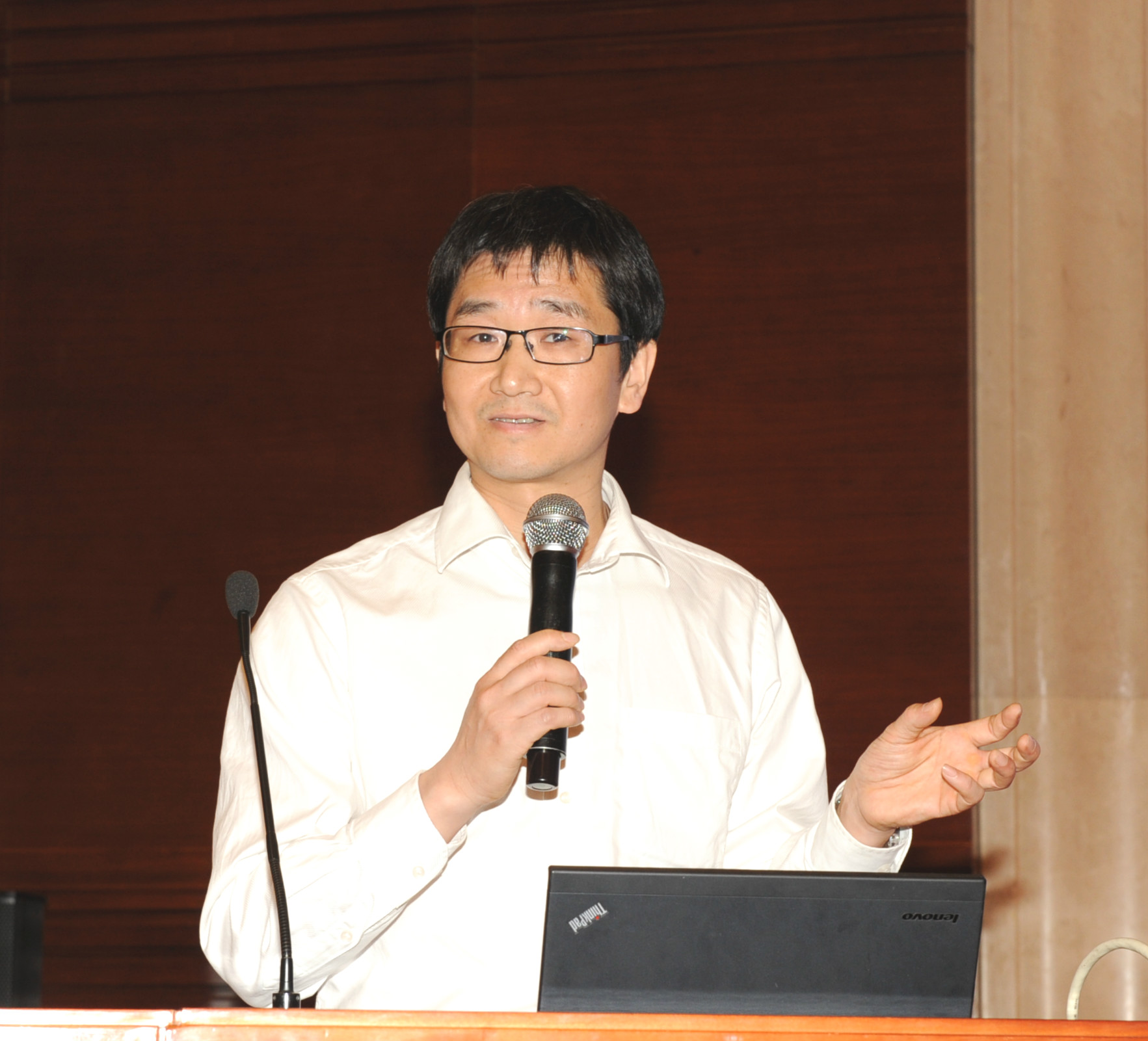 华晔.jpg 华晔.jpg